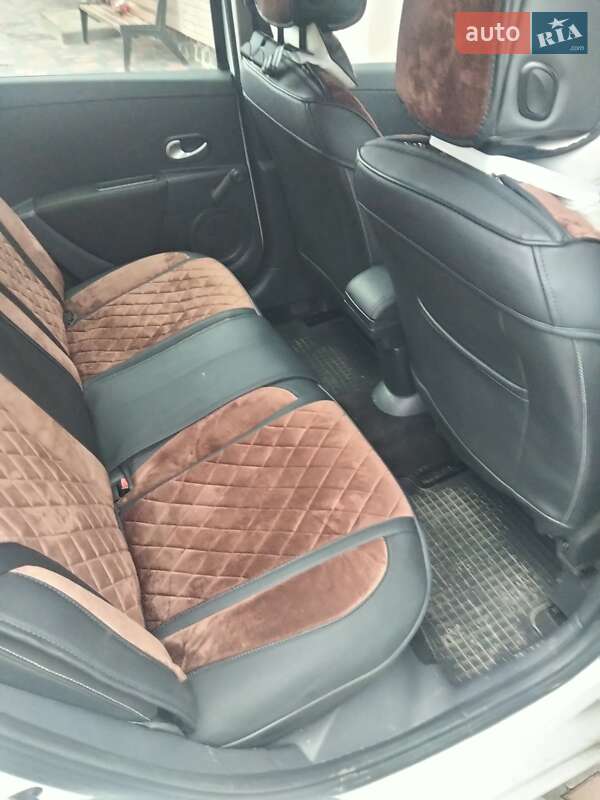 Универсал Renault Clio 2011 в Луцке