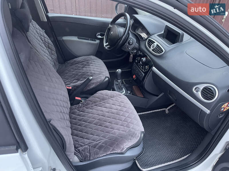 Хетчбек Renault Clio 2011 в Рівному фото 13 Хетчбек Renault Clio 2011 в Рівному