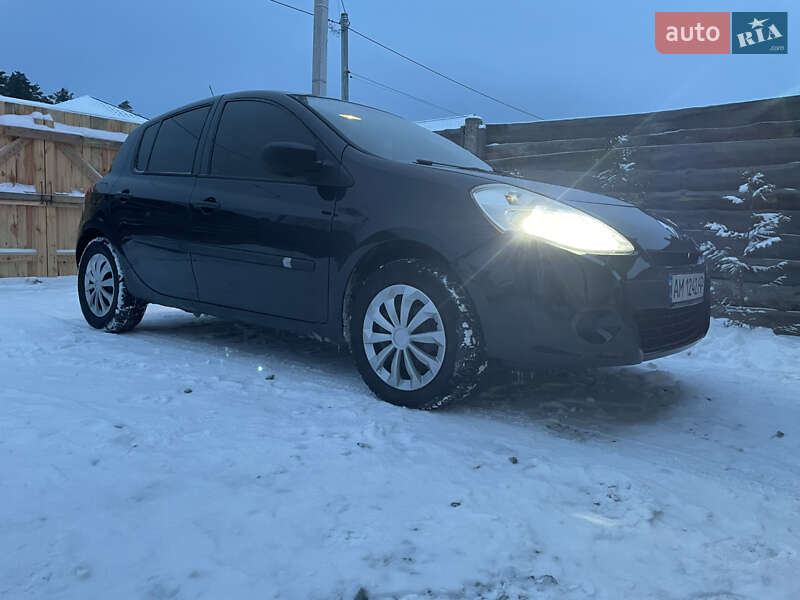 Хетчбек Renault Clio 2011 в Житомирі фото 4 Хетчбек Renault Clio 2011 в Житомирі