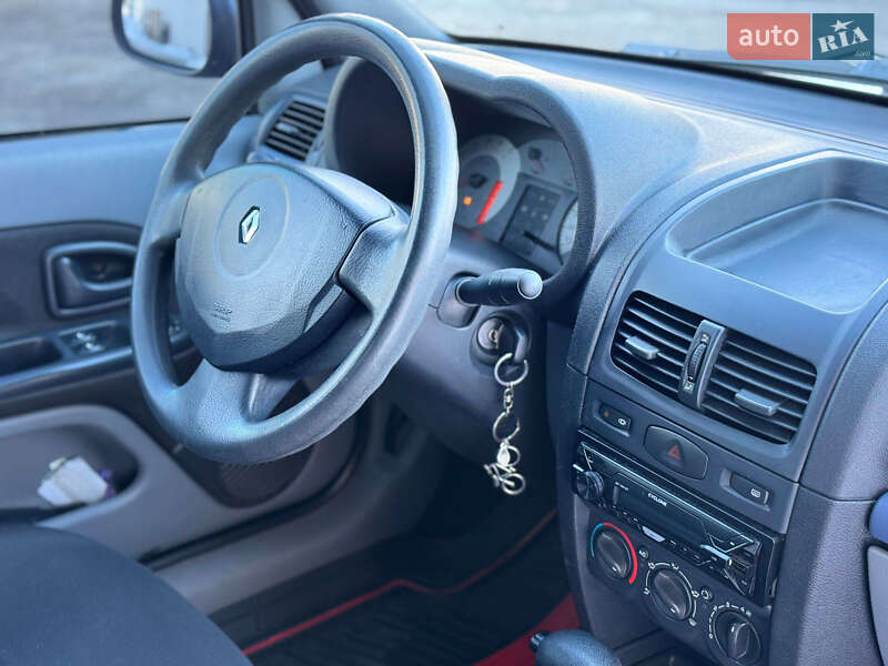 Седан Renault Clio 2007 в Рівному