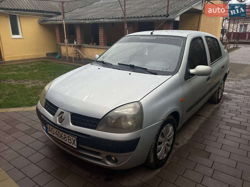 Хэтчбек Renault Clio 2003 в Ужгороде фото Хэтчбек Renault Clio 2003 в Ужгороде