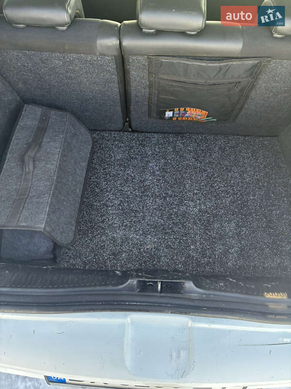 Хетчбек Renault Clio 2011 в Ізяславі фото 7 Хетчбек Renault Clio 2011 в Ізяславі