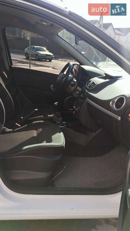 Хетчбек Renault Clio 2010 в Києві