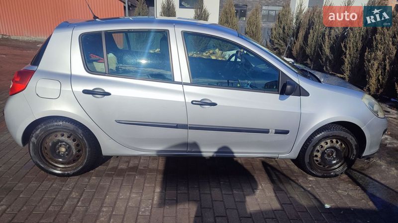 Хэтчбек Renault Clio 2009 в Ровно