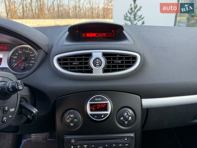 Універсал Renault Clio 2010 в Луцьку