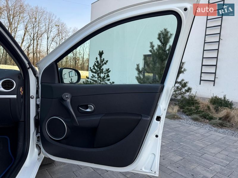 Універсал Renault Clio 2010 в Луцьку