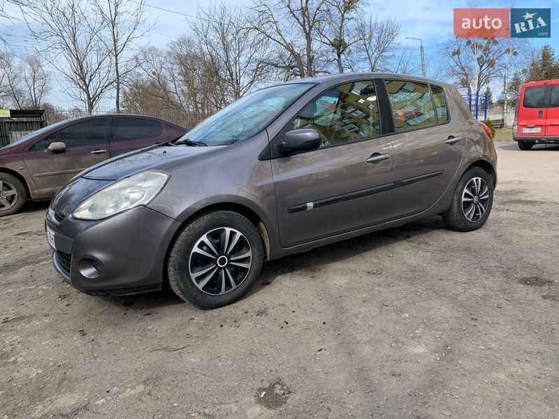 Хэтчбек Renault Clio 2010 в Ивано-Франковске