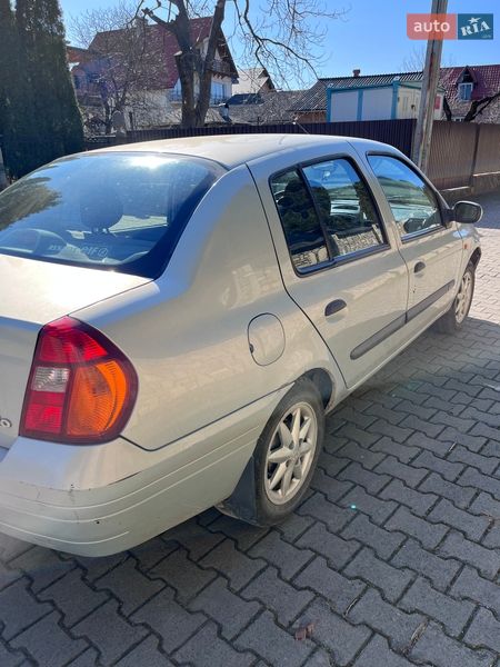 Хэтчбек Renault Clio 2001 в Надворной