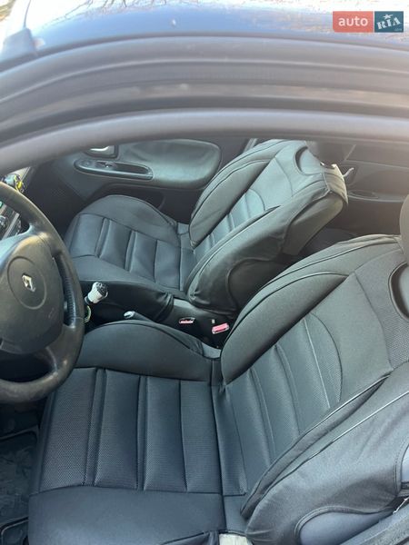 Хетчбек Renault Clio 2005 в Мукачевому