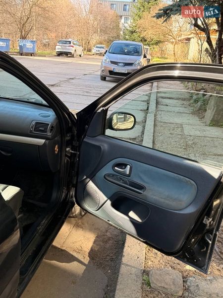 Хетчбек Renault Clio 2005 в Мукачевому