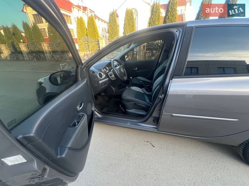 Хэтчбек Renault Clio 2011 в Ивано-Франковске
