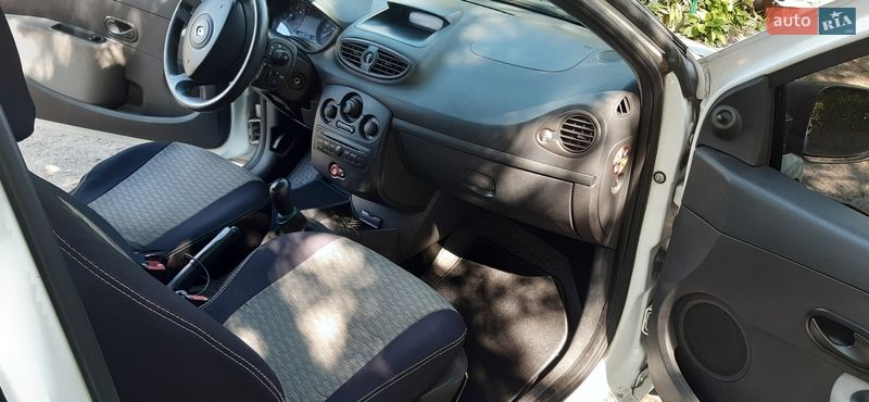 Хэтчбек Renault Clio 2010 в Одессе фото 8 Хэтчбек Renault Clio 2010 в Одессе