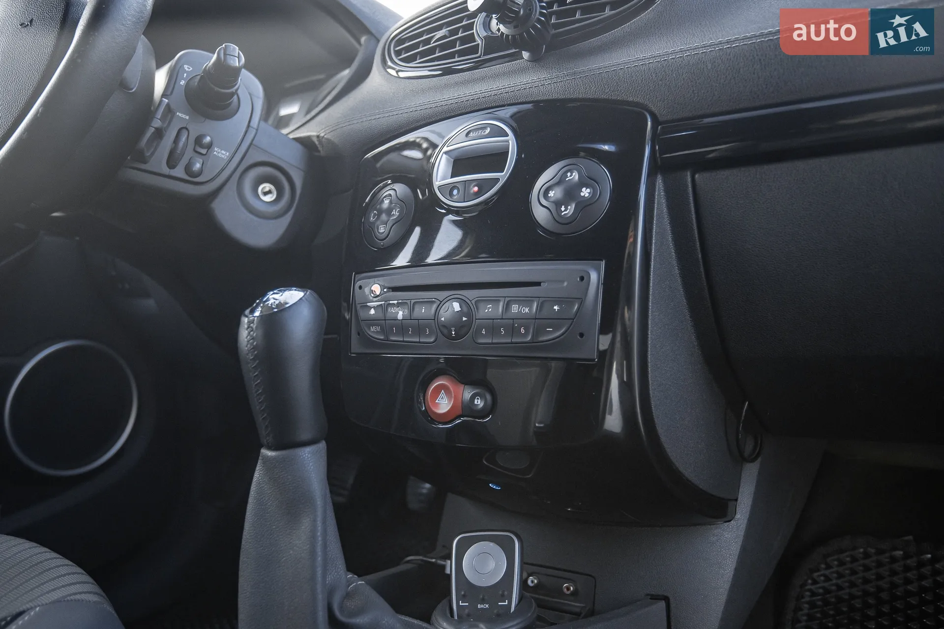 2011 Renault Clio - мініатюра 35
