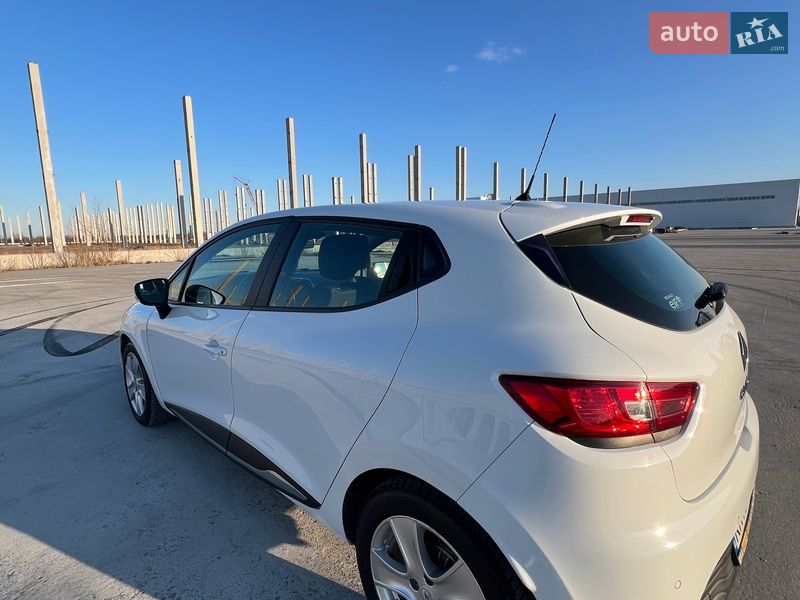 Хэтчбек Renault Clio 2016 в Коростене