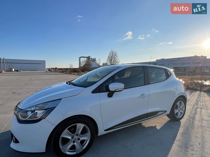 Хэтчбек Renault Clio 2016 в Коростене