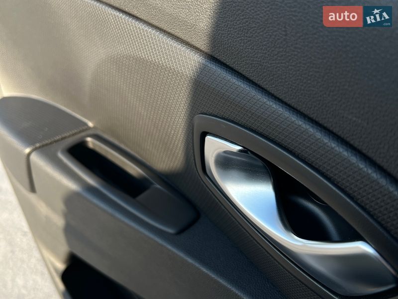 Хэтчбек Renault Clio 2016 в Коростене