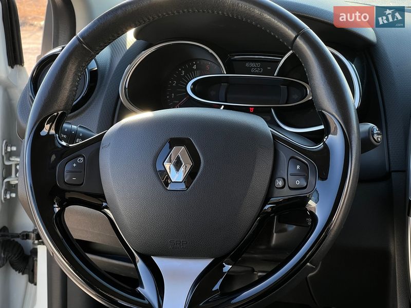 Хэтчбек Renault Clio 2016 в Коростене
