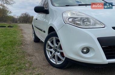 Хэтчбек Renault Clio 2011 в Ямполе