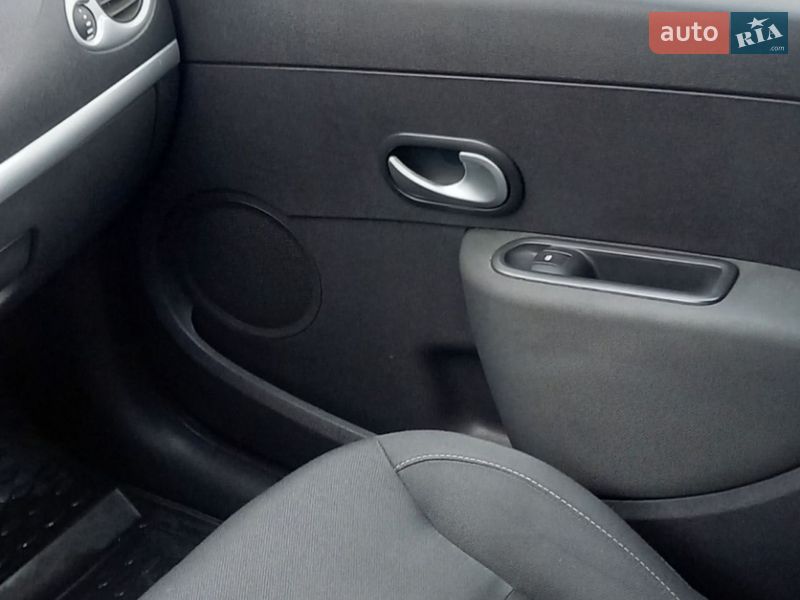 Хэтчбек Renault Clio 2010 в Кременчуге