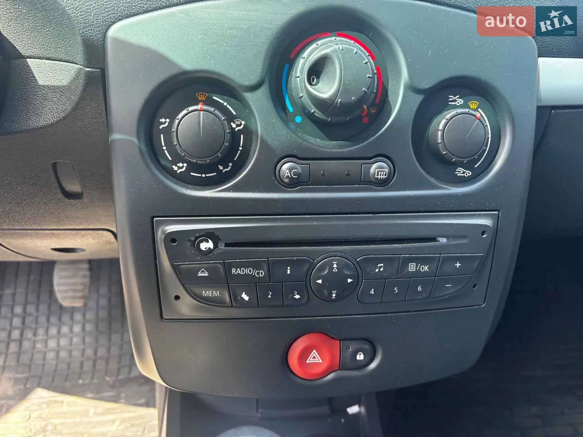 2011 Renault Clio - мініатюра 22