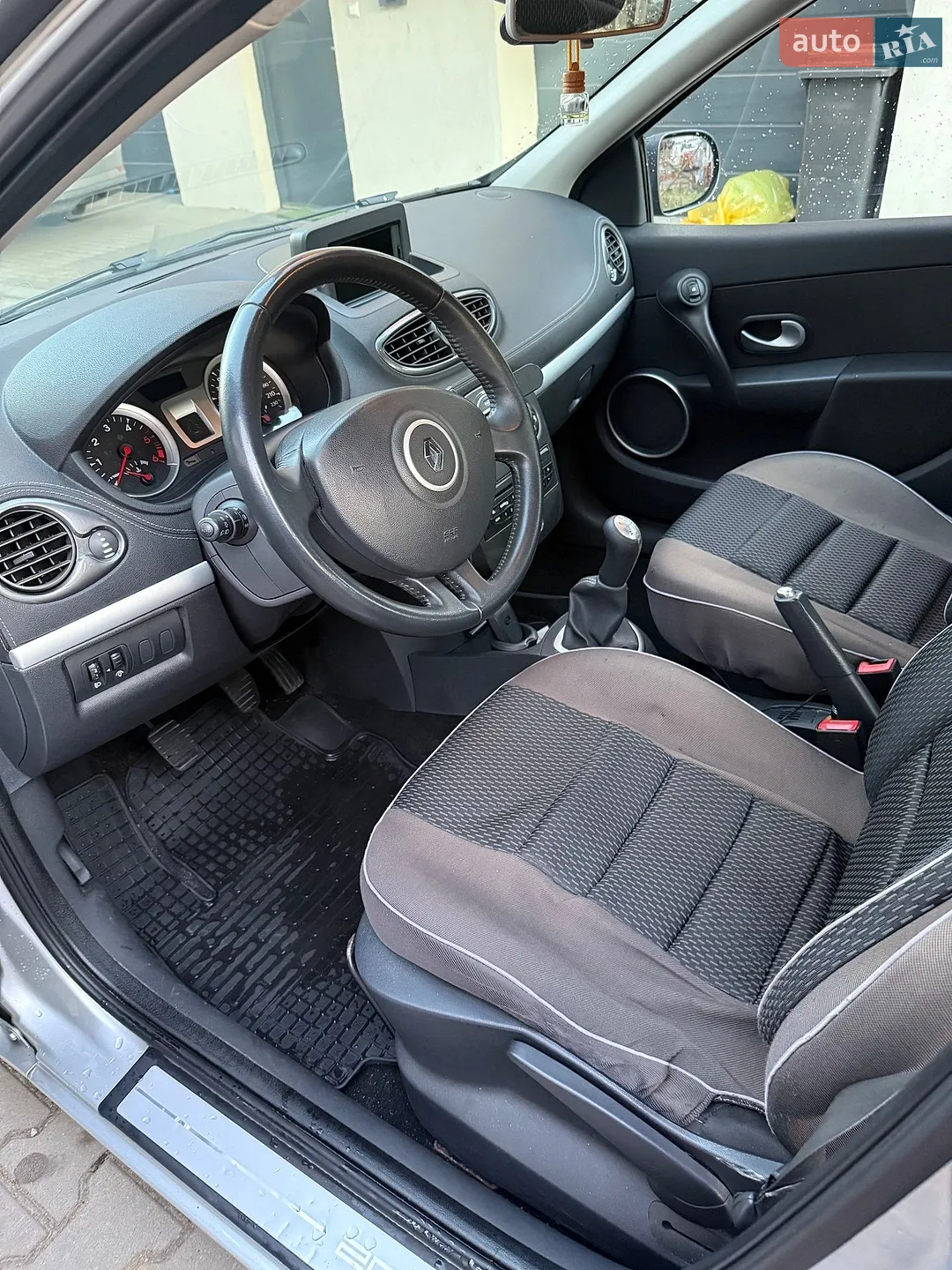 2012 Renault Clio - мініатюра 11