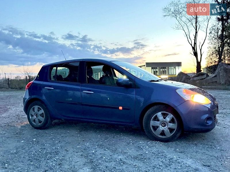 Хэтчбек Renault Clio 2010 в Самборе