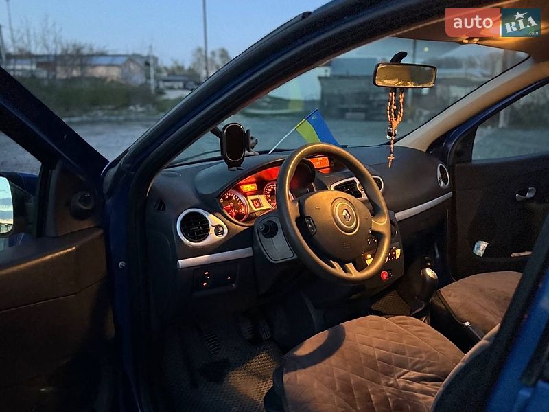 Хэтчбек Renault Clio 2010 в Самборе