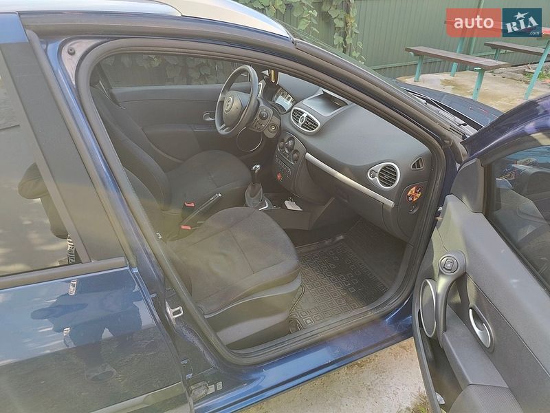 Универсал Renault Clio 2008 в Бориславе