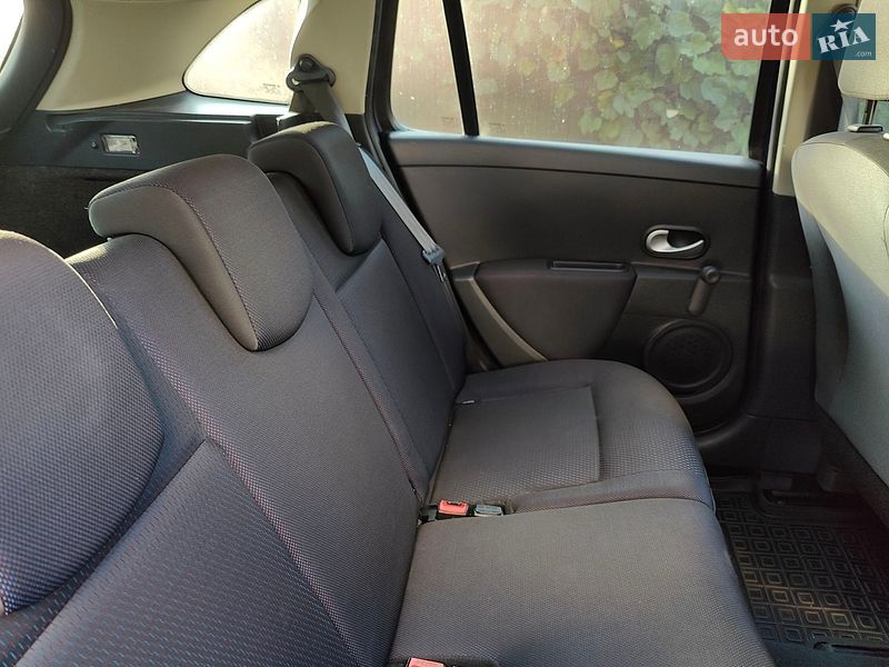 Универсал Renault Clio 2008 в Бориславе