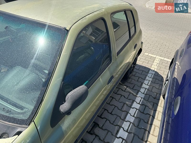 Хетчбек Renault Clio 2004 в Хмельницькому