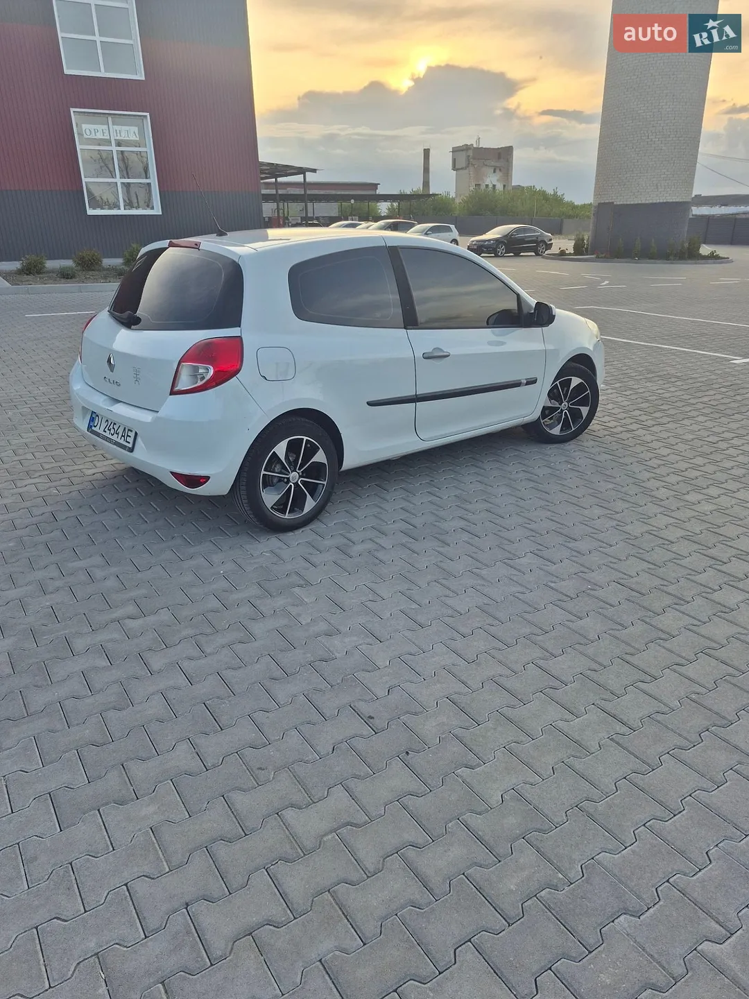 2010 Renault Clio - мініатюра 8