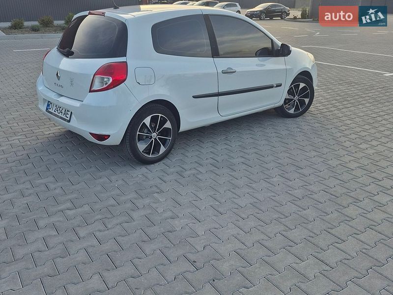 Хэтчбек Renault Clio 2010 в Дубно