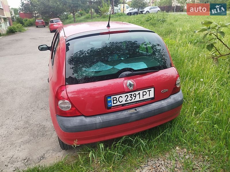 Хэтчбек Renault Clio 2002 в Винниках