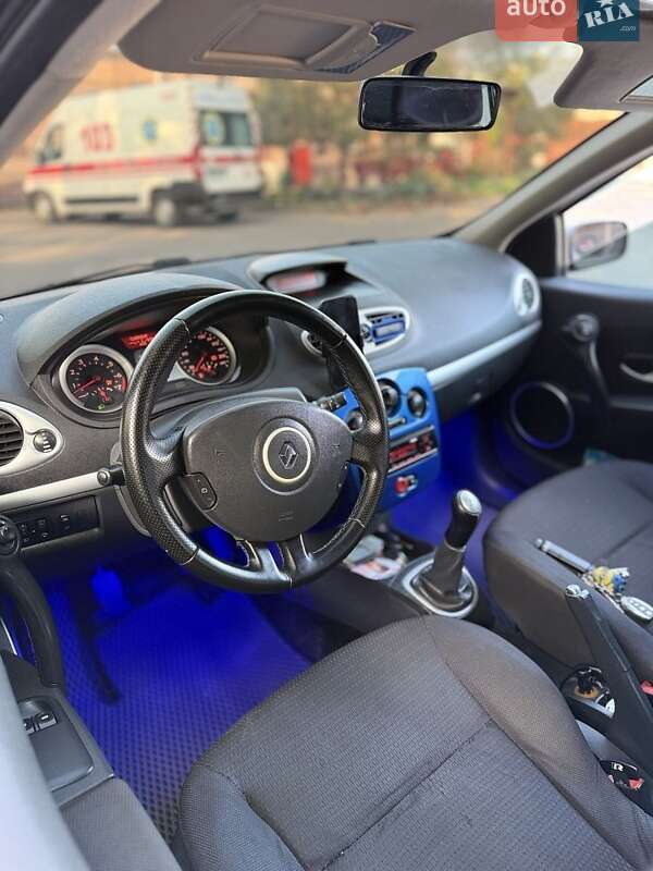 Хетчбек Renault Clio 2007 в Кривому Розі фото 9 Хетчбек Renault Clio 2007 в Кривому Розі