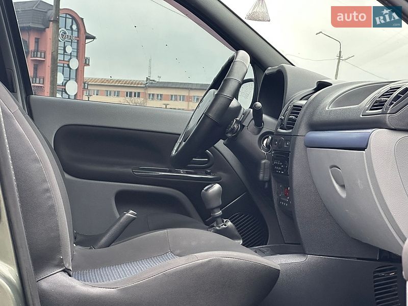 Седан Renault Clio 2007 в Дрогобичі