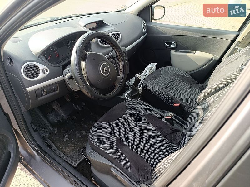Хетчбек Renault Clio 2012 в Конотопі