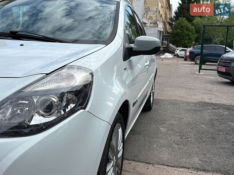 Універсал Renault Clio 2011 в Житомирі
