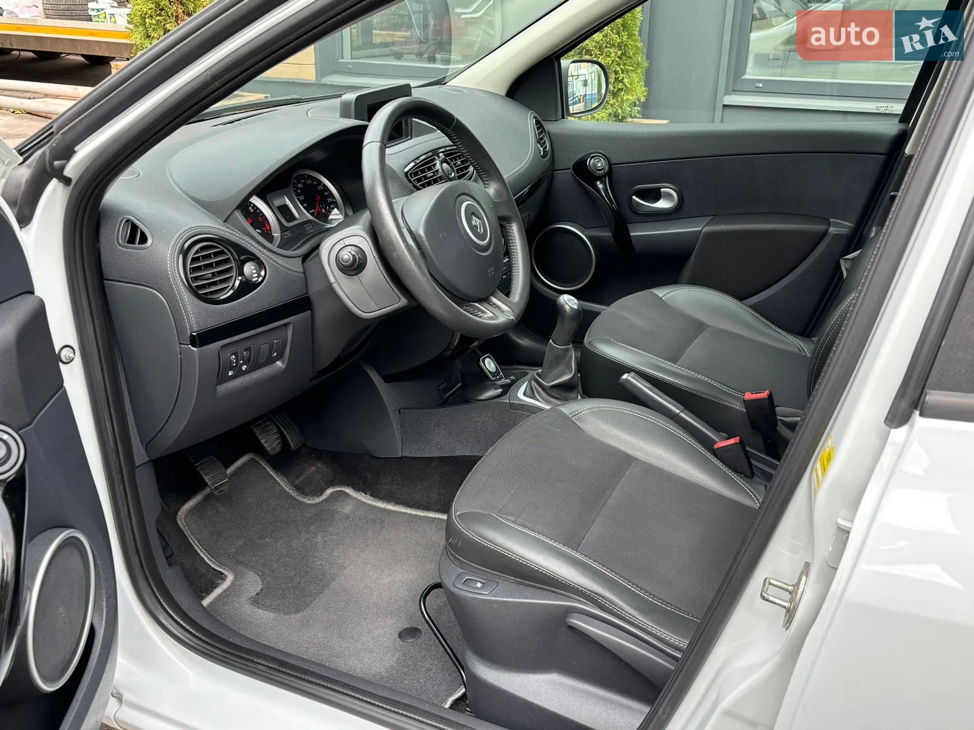 2011 Renault Clio - мініатюра 29