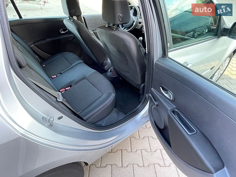 Универсал Renault Clio 2010 в Ровно