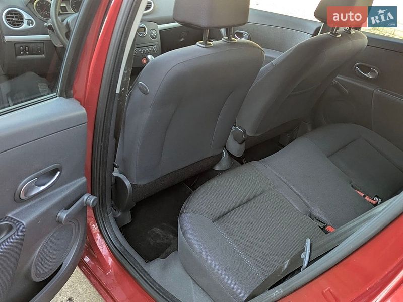 Хетчбек Renault Clio 2006 в Миколаєві