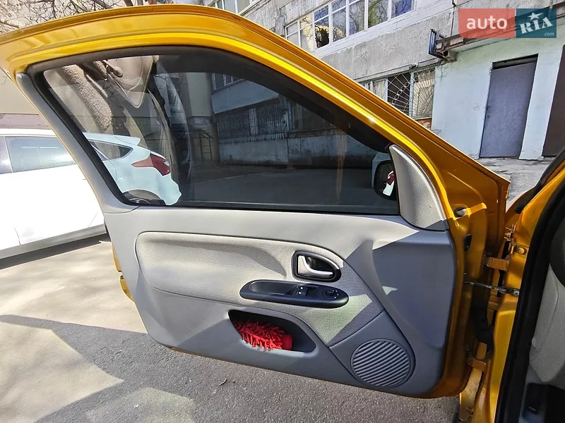 Renault Clio 2003 VIN VF1CB1L0A29023612 фото оголошення 7 з 44