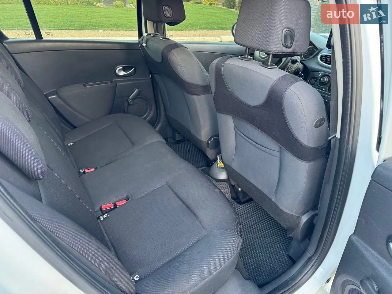 2010 Renault Clio - мініатюра 8