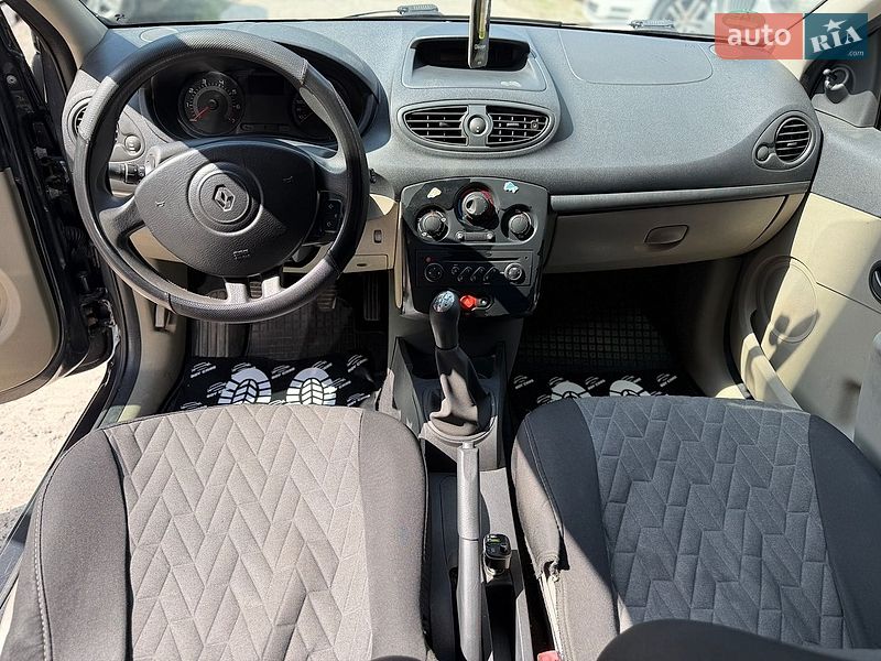 Хэтчбек Renault Clio 2006 в Ивано-Франковске