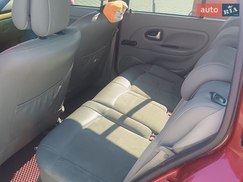Хэтчбек Renault Clio 2002 в Мурованых Куриловцах