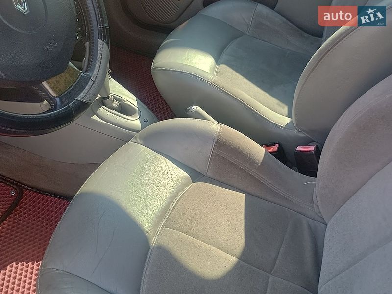 Хэтчбек Renault Clio 2002 в Мурованых Куриловцах