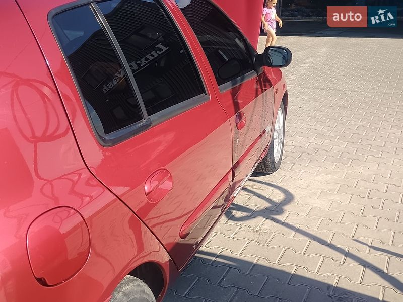 Хэтчбек Renault Clio 2002 в Мурованых Куриловцах