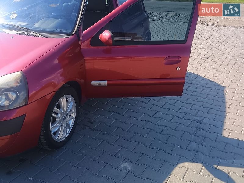 Хэтчбек Renault Clio 2002 в Мурованых Куриловцах