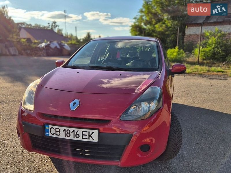 Хэтчбек Renault Clio 2011 в Чернигове фото Хэтчбек Renault Clio 2011 в Чернигове
