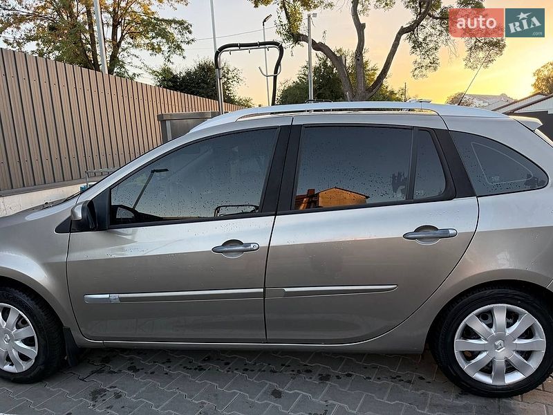 Универсал Renault Clio 2011 в Луцке