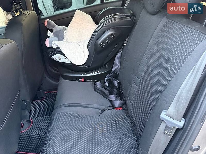 Универсал Renault Clio 2011 в Луцке
